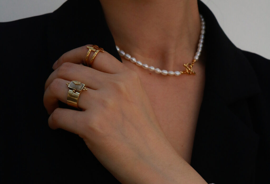 Meideya Jewelry Pearl Toggle Necklace